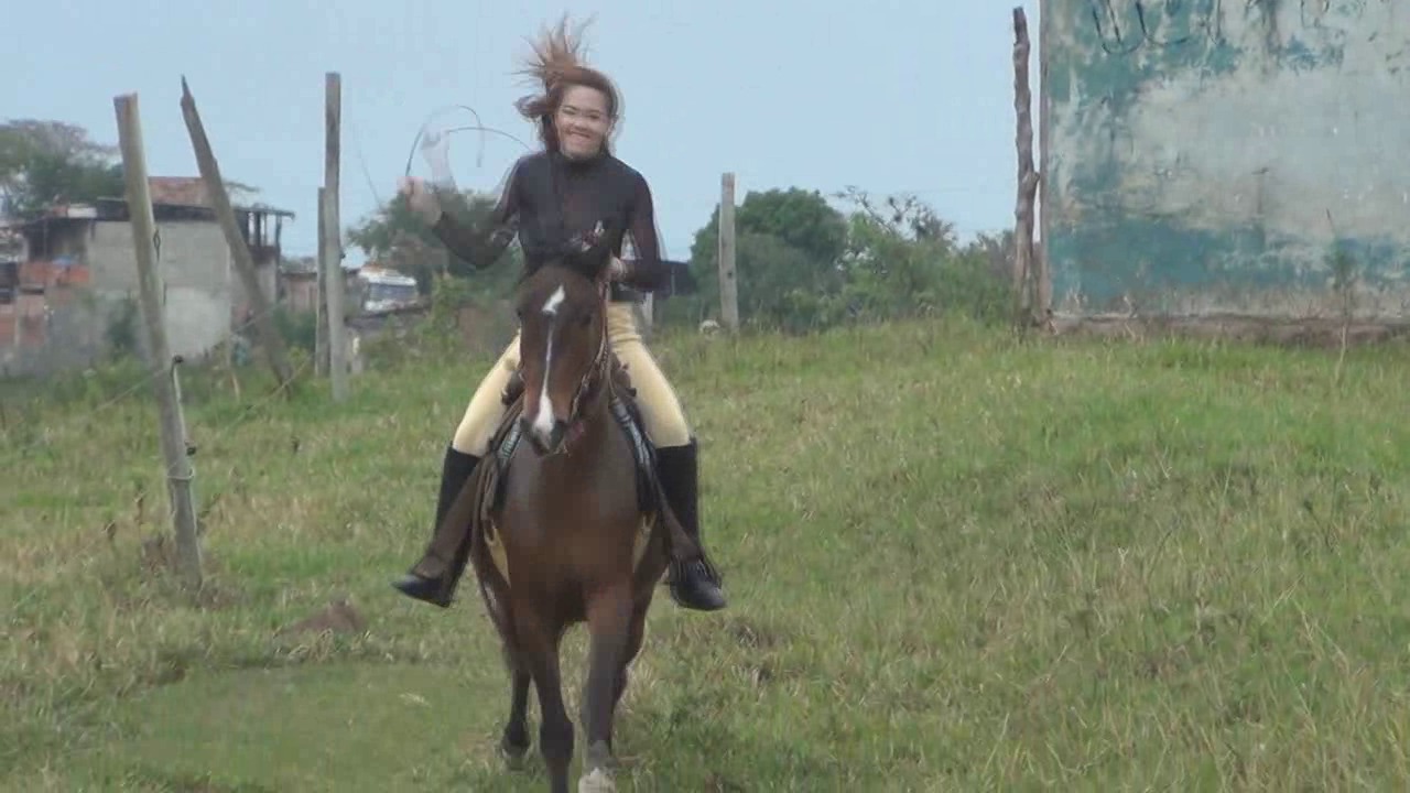 CL8565_Yf_Ye_RebecagallopingonTRT.wmv_random_01.jpg