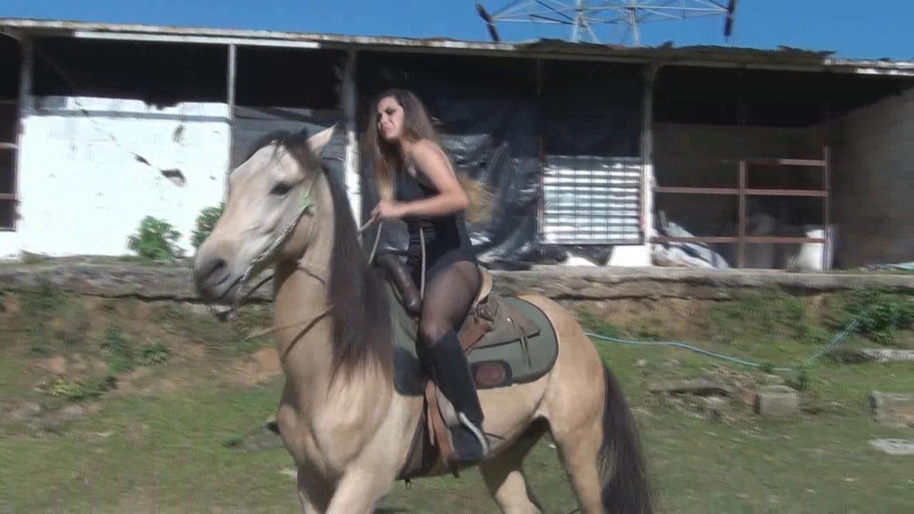 CL8565_YF_NylonDreamSylvia.wmv_random_01.jpg