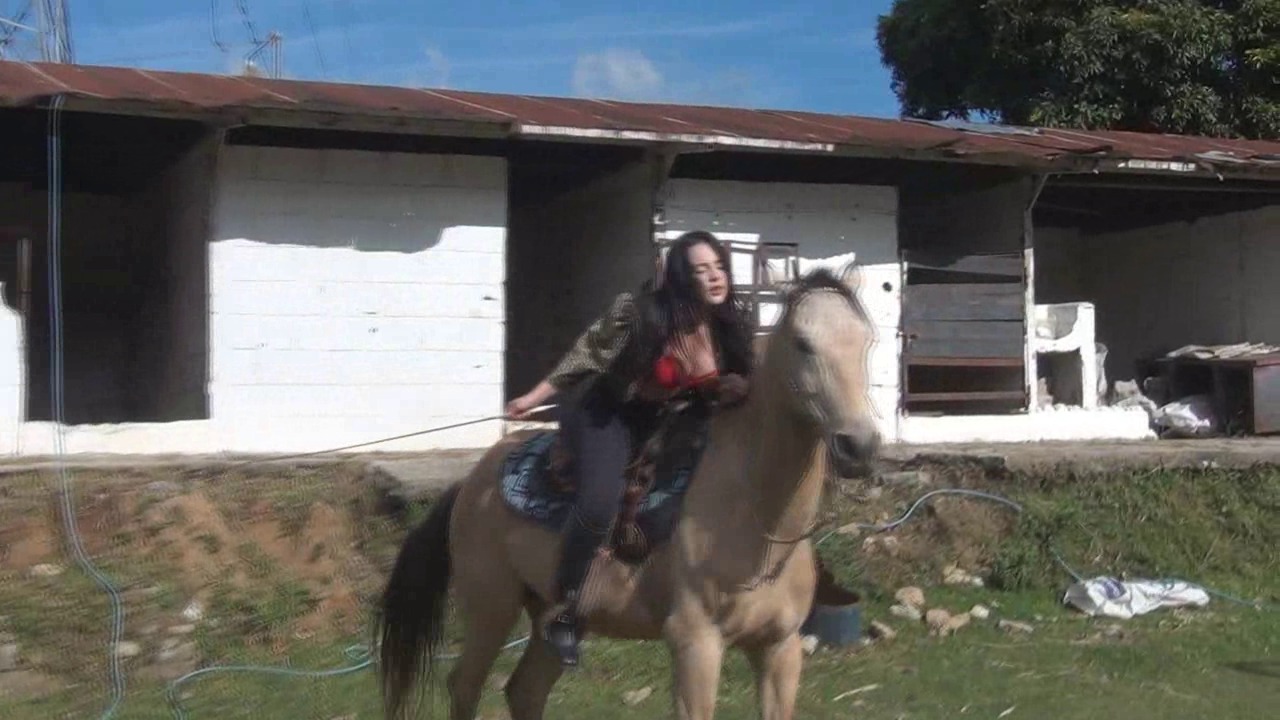 CL8565_YF_SexyRidingGoddessMarian.wmv_random_01.jpg