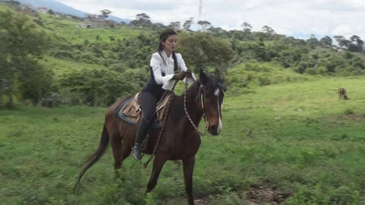 Adriannapracticeoncastaway.wmv_random_01.jpg