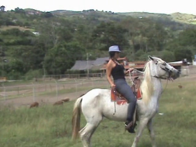 CL8565_GoddessKrystallridingonHighHeels.wmv_random_01.jpg