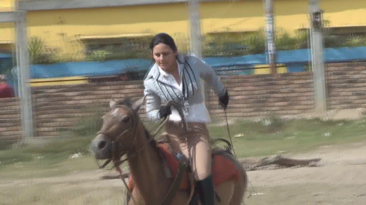 CL8565_SublimeCamila.wmv_random_01.jpg