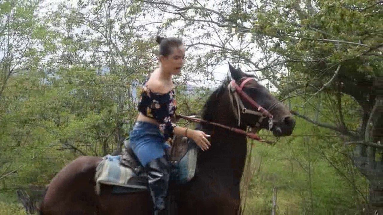 CL39751_BiancaStarsOnShinyOverknees.wmv_random_01.jpg