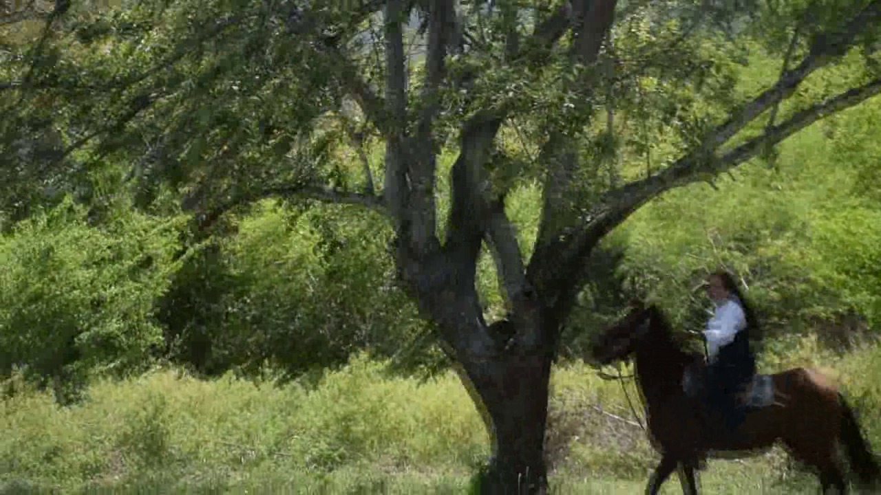 CL39751_NathaliaBothSides.wmv_random_01.jpg