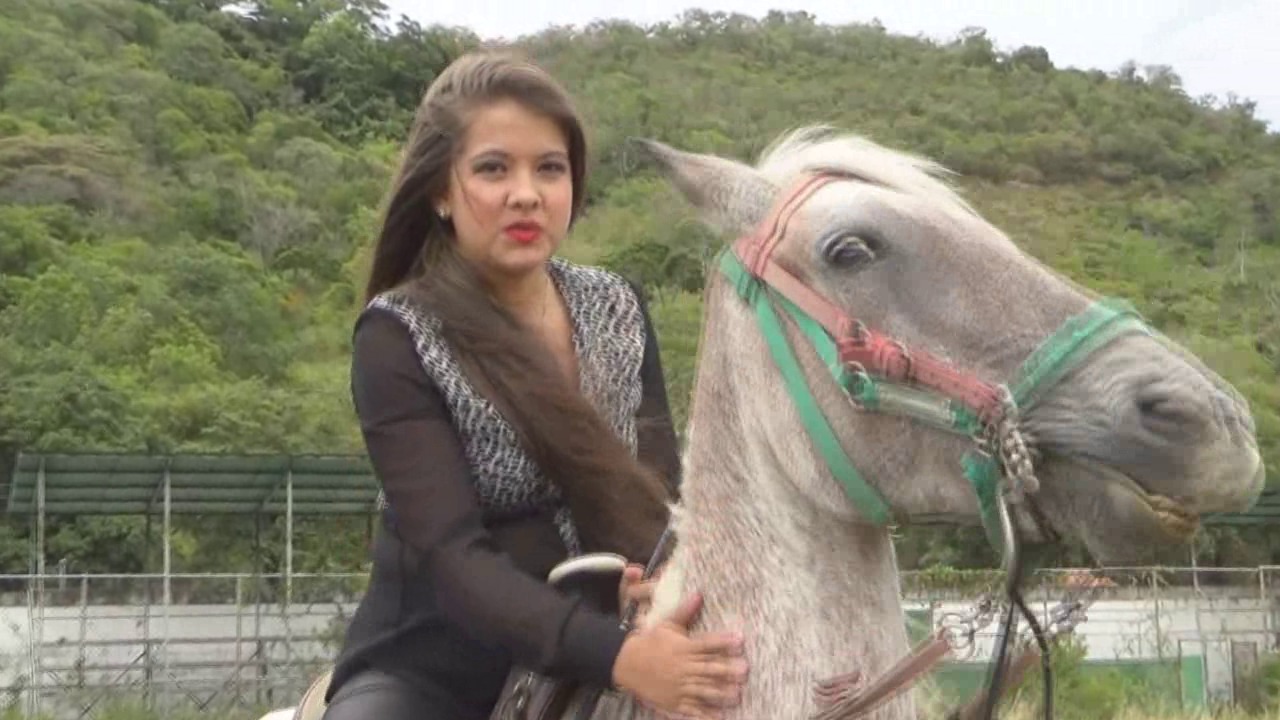CL39751_NicolitaRemembering4MyStarsWhip-1.wmv_random_01.jpg