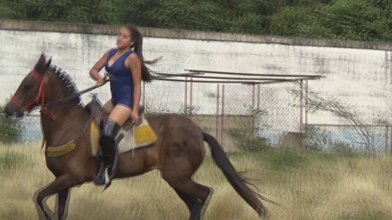 CL39751_NicolitaYouthfulDominance2.wmv_random_01.jpg