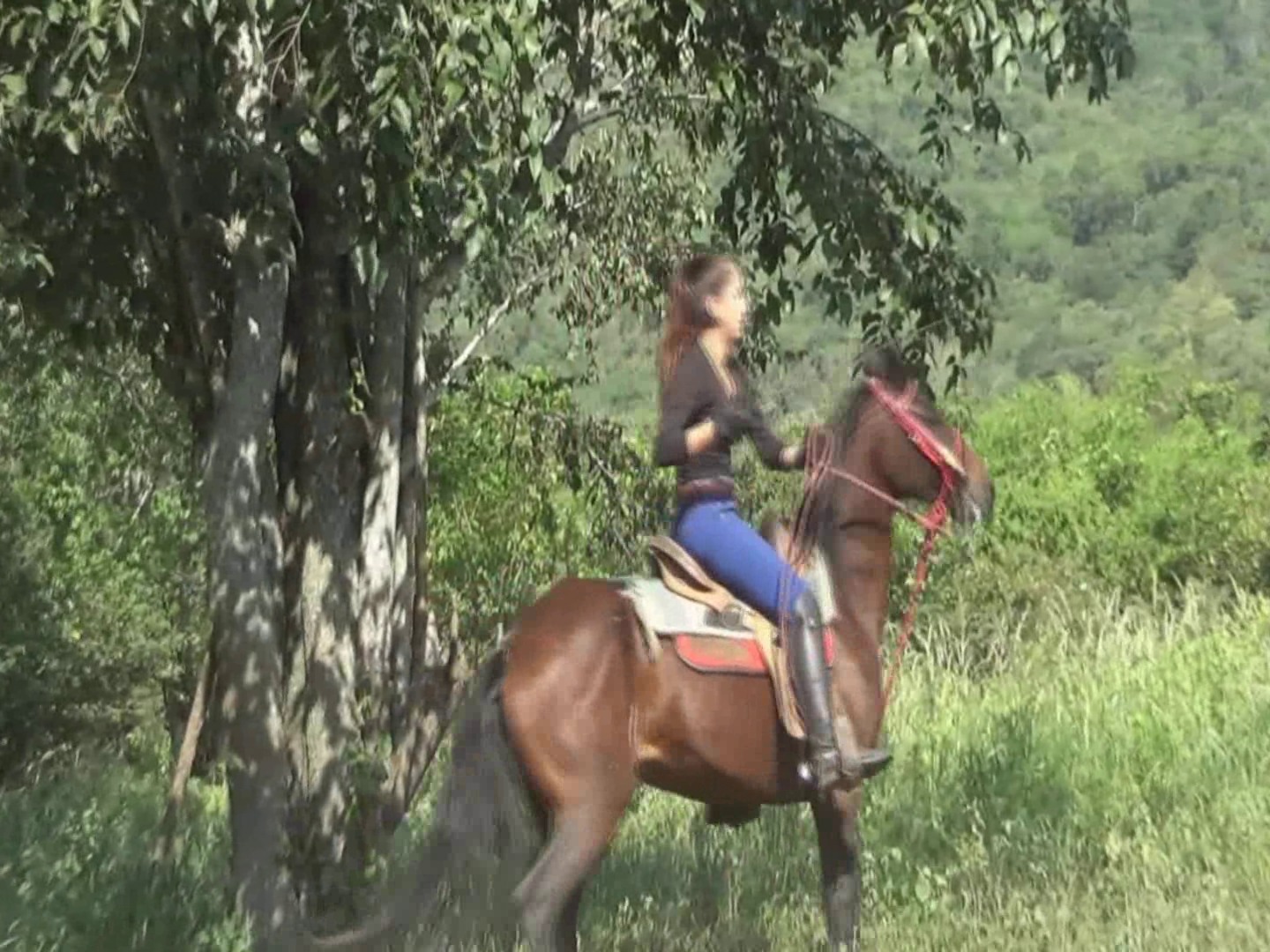CL39751_SabrinaRelaxingRide.wmv_random_01.jpg