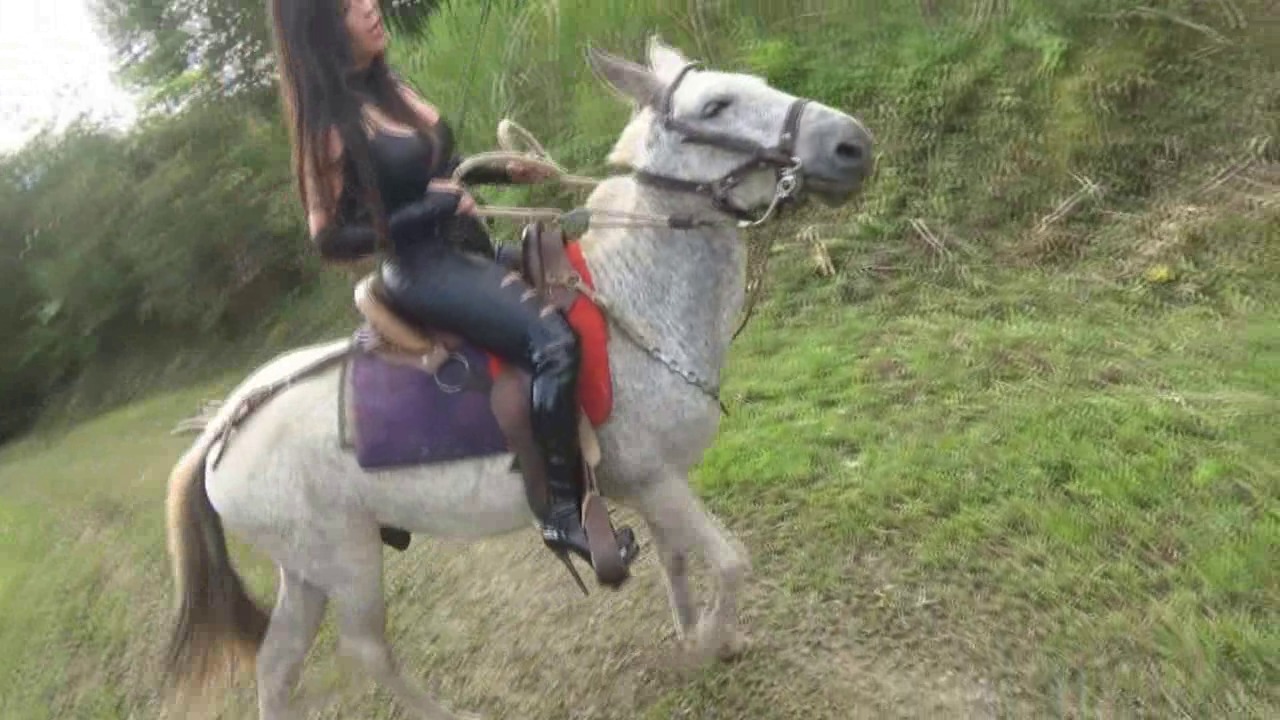 CL39751_TheGoddess Dayana PunishWhite Mule.wmv_random_01.jpg