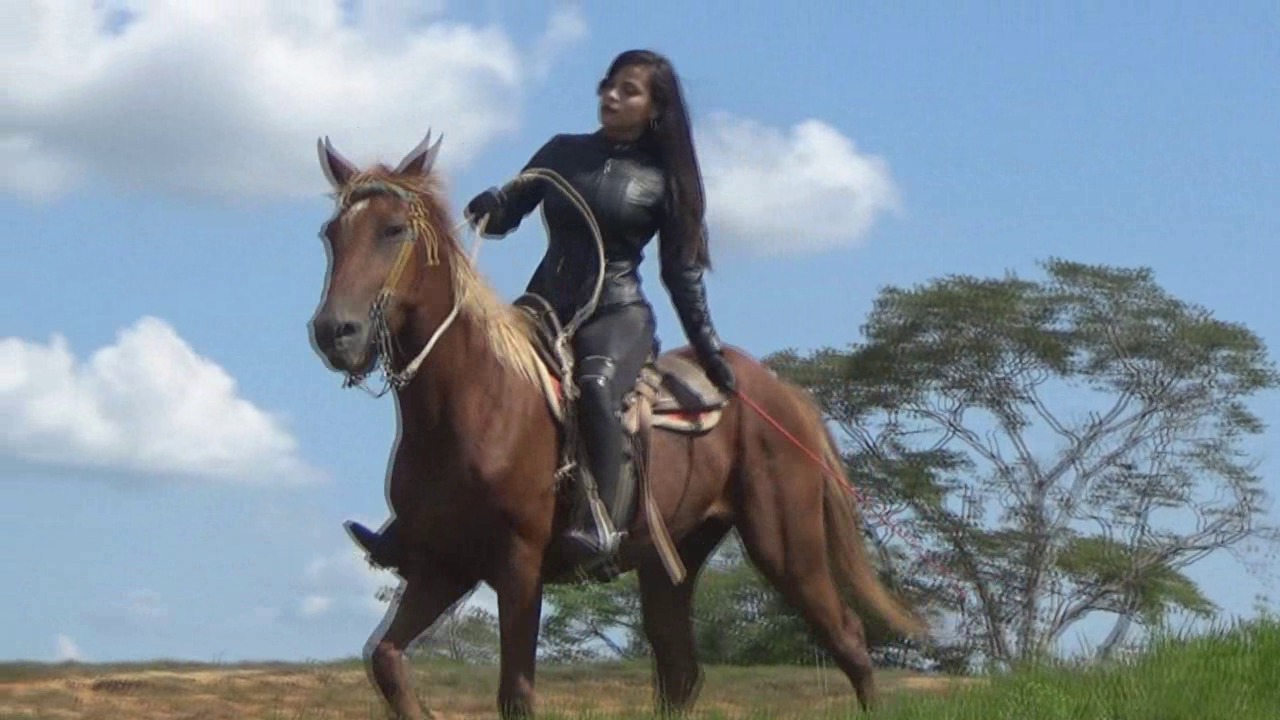 CL39751 TheGoddessDayanaBlackLeatherJacketRedWhip.wmv