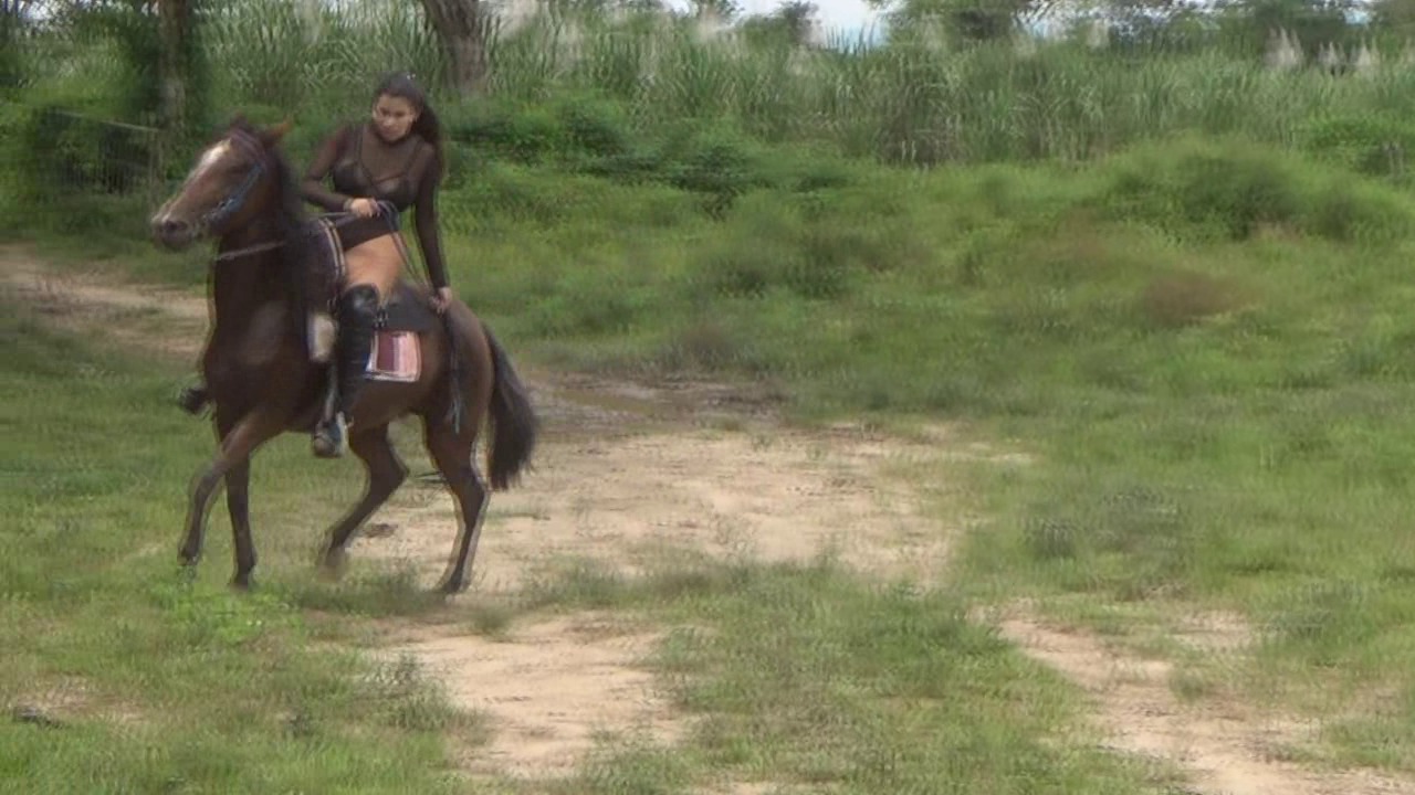 CL39751 ThePrincessDannaWithBodyBlack.wmv