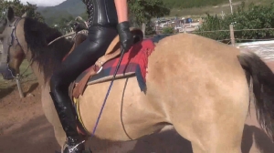 CL8565 ShinyBlackBootsKali.wmv