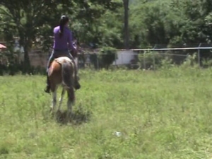 CL8565 Diosaridingwithwesternboots.wmv