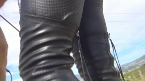 CL8565 Yf Ye BelkisEnjoyingHisNewBoots.wmv